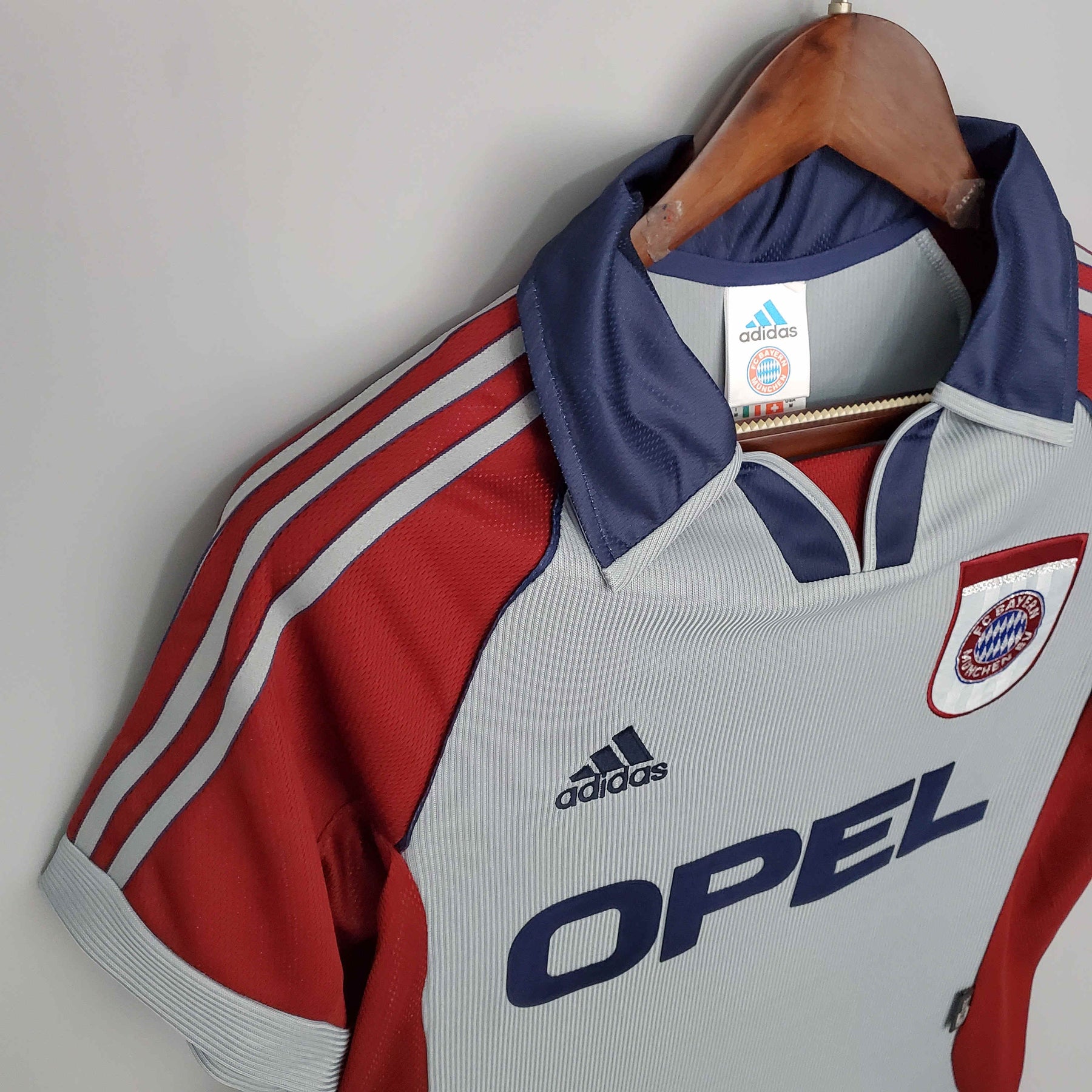 Camisa Bayern de Munique versão retrô 98/99