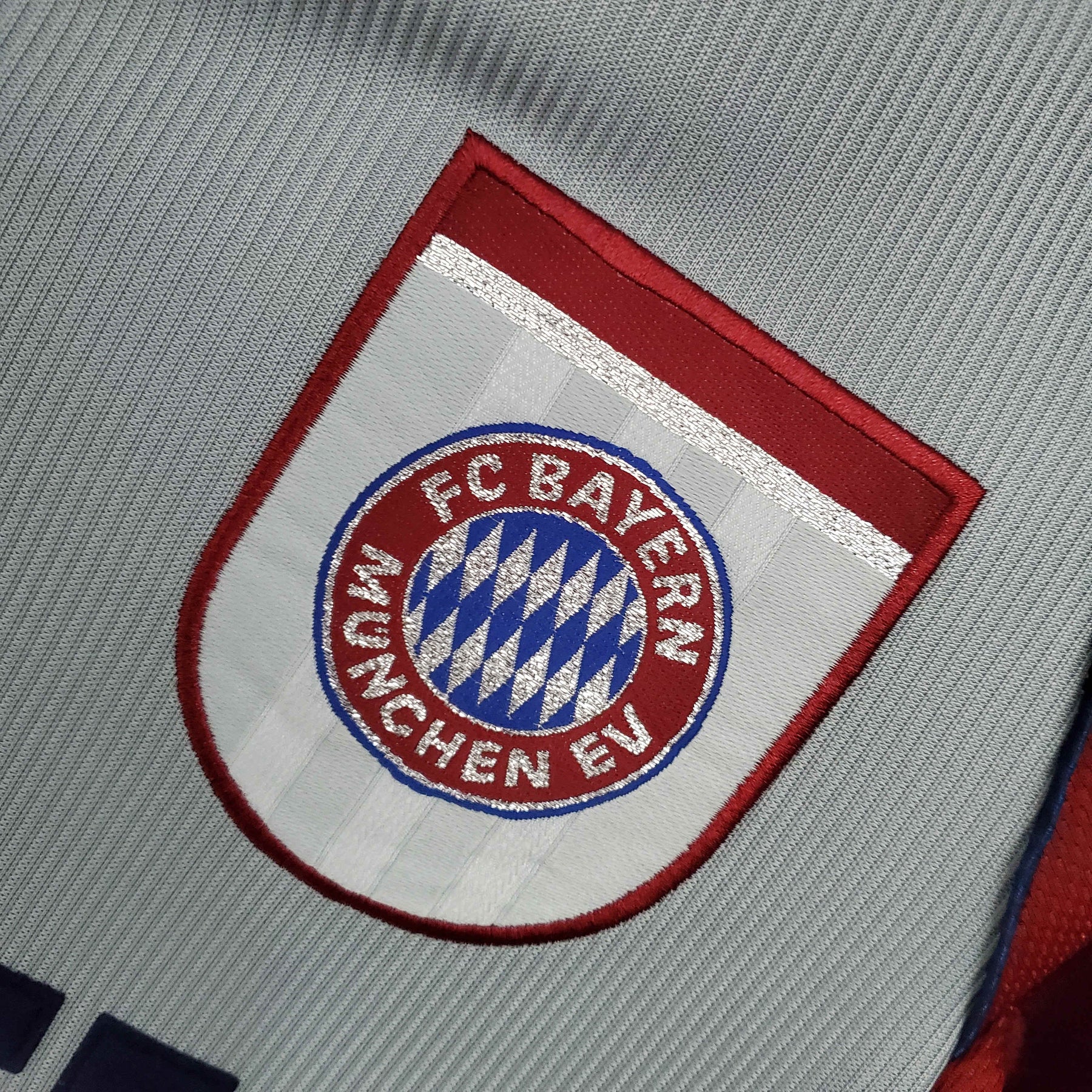 Camisa Bayern de Munique versão retrô 98/99