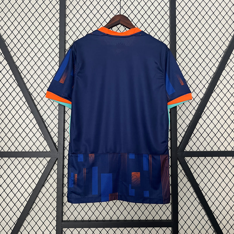 Holanda 24-25 away